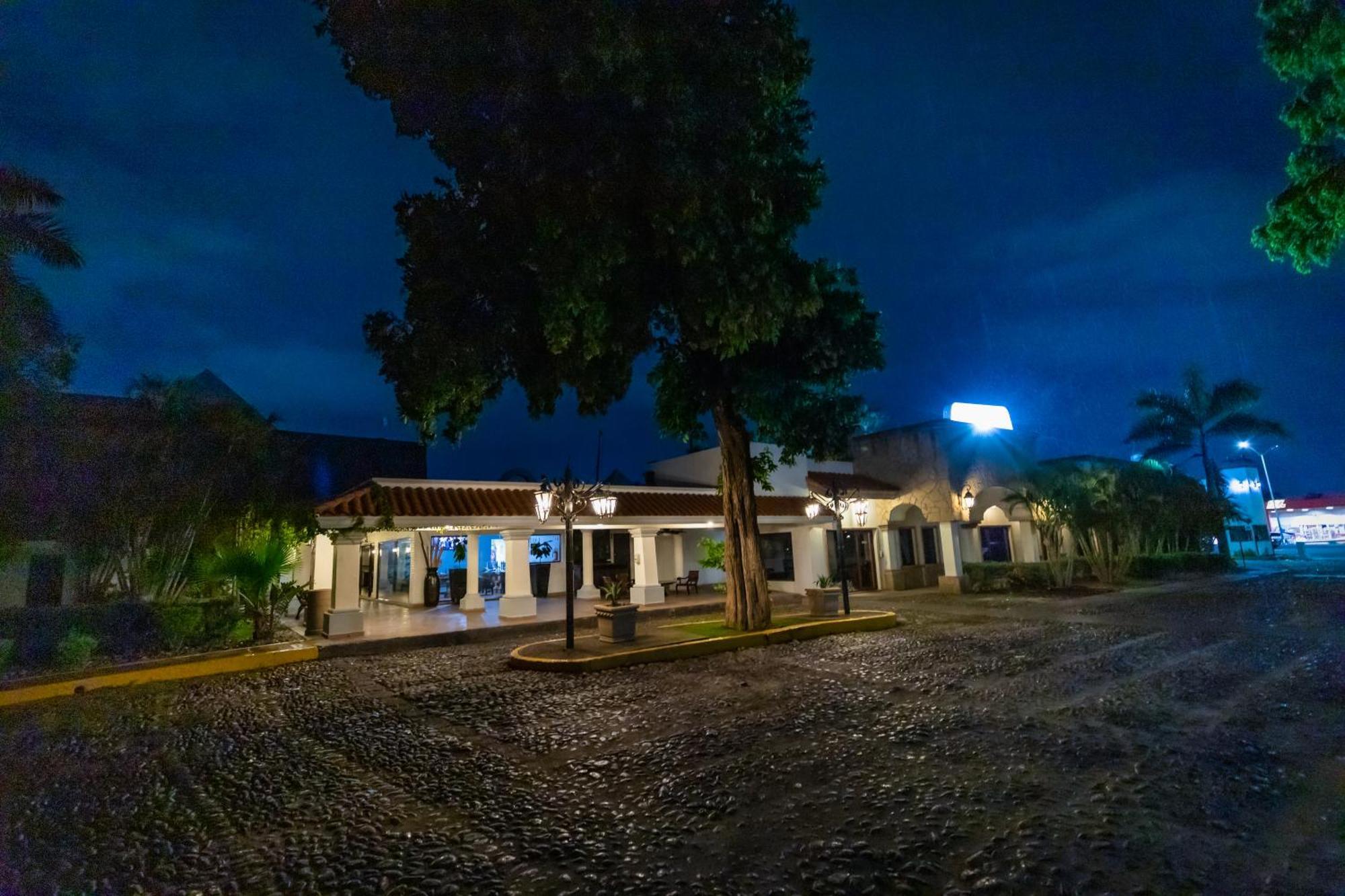 Inhouse Select Hacienda Tres Rios Hotel Culiacán Екстериор снимка