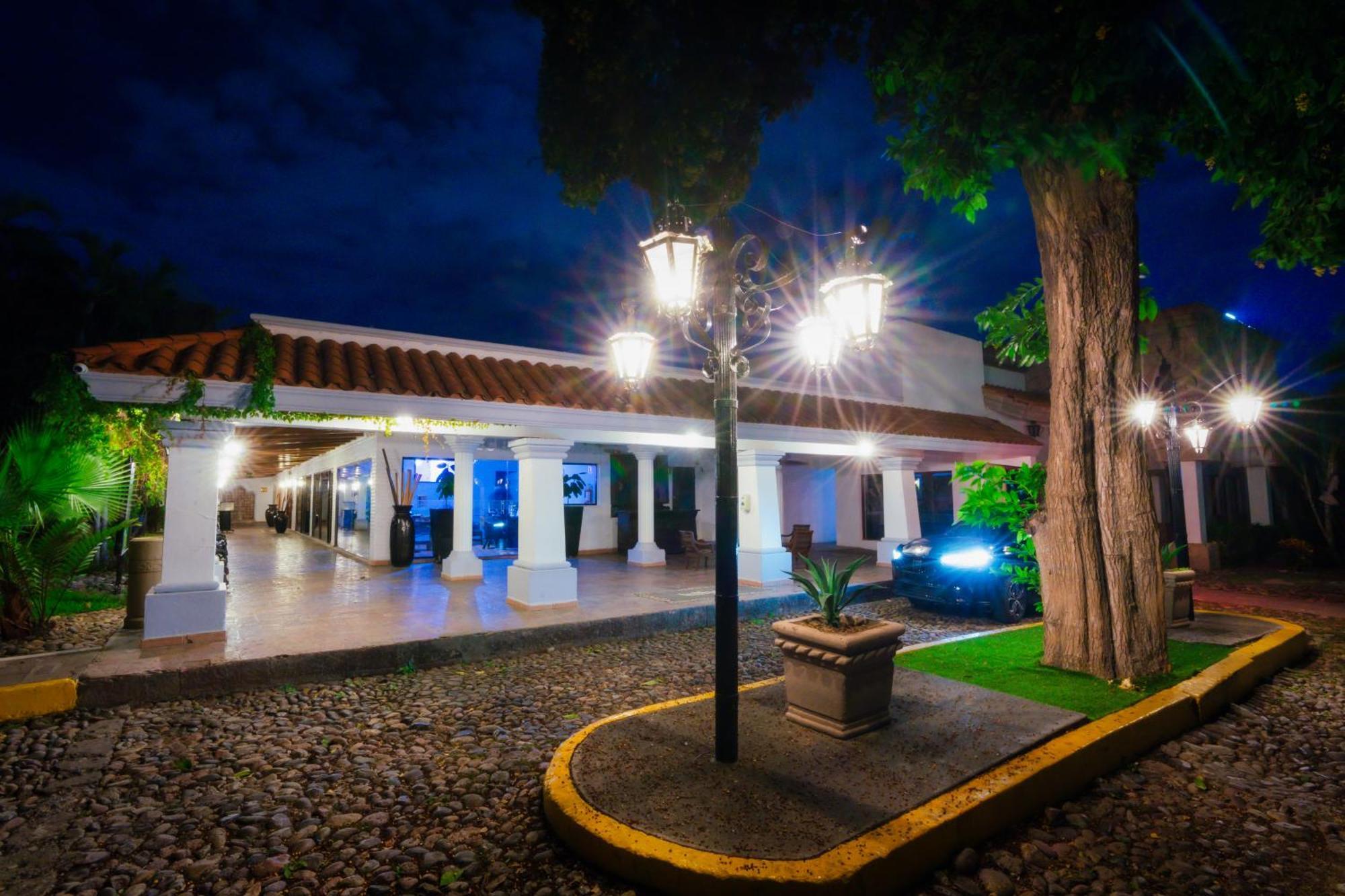 Inhouse Select Hacienda Tres Rios Hotel Culiacán Екстериор снимка